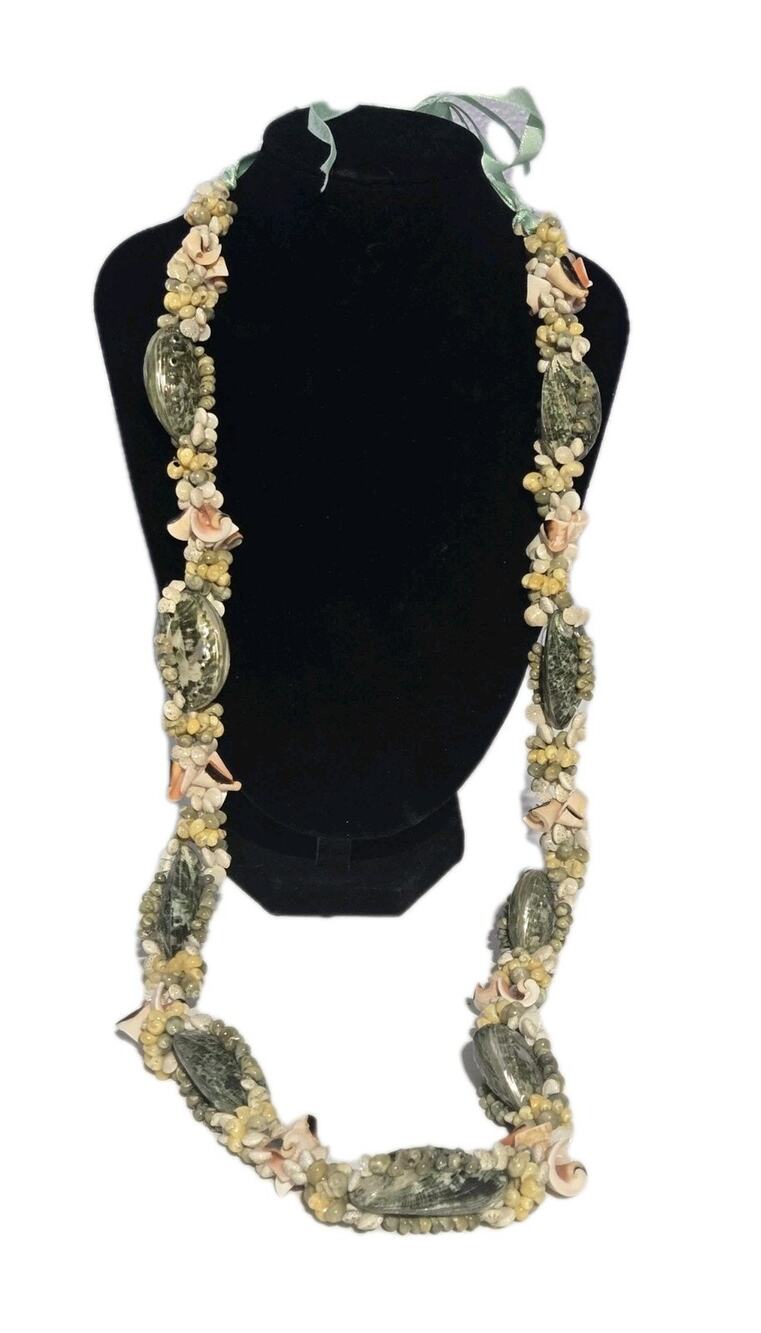 Vintage Hawaiian Style Shiny Sea Shell Clusters Over The Head Necklace Lei